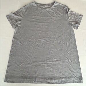 Men’s Lululemon Studio Tee Heathered Silver Slate Size Large Short Sleeve